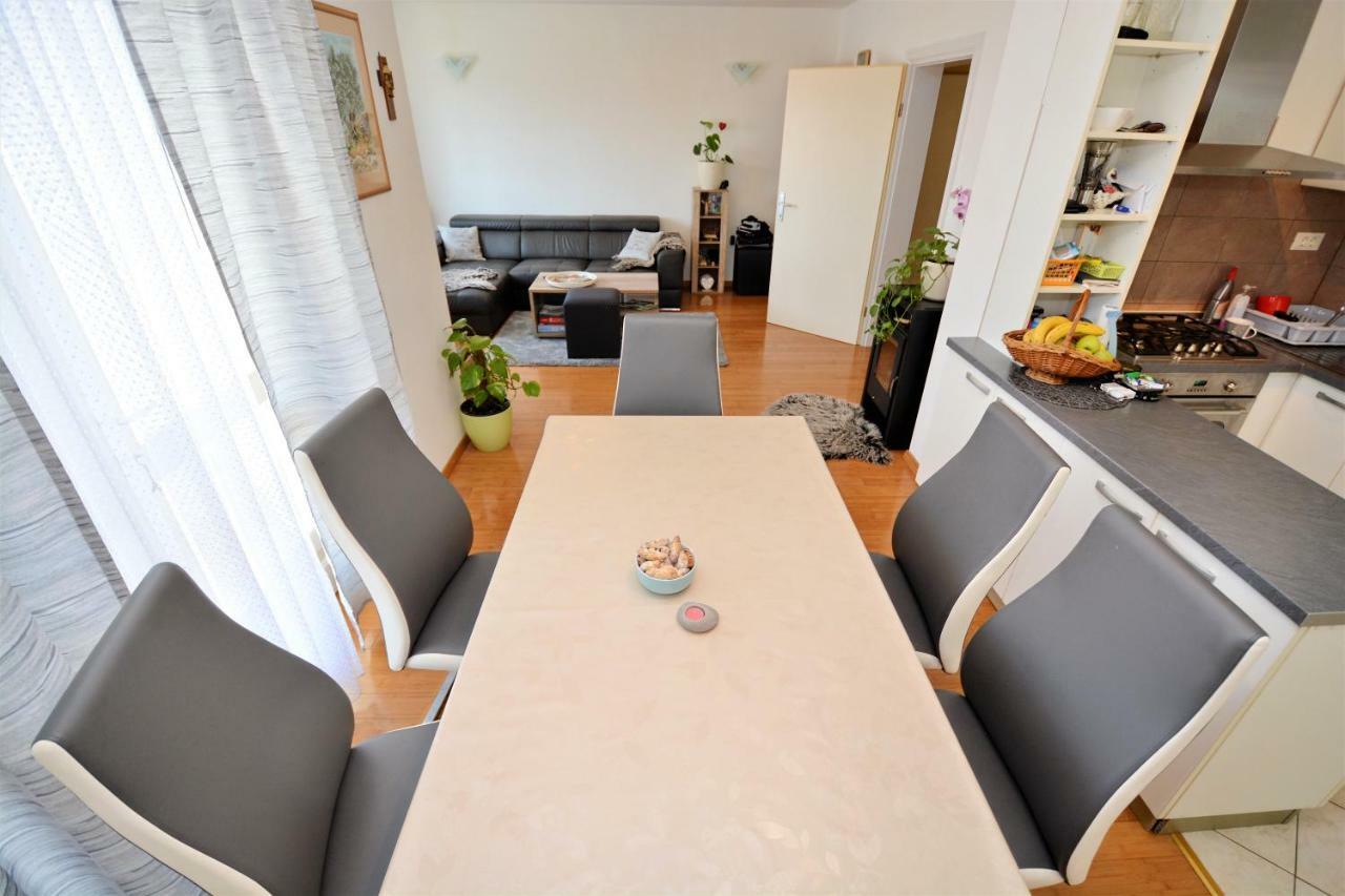 Apartment Miro Petrcane