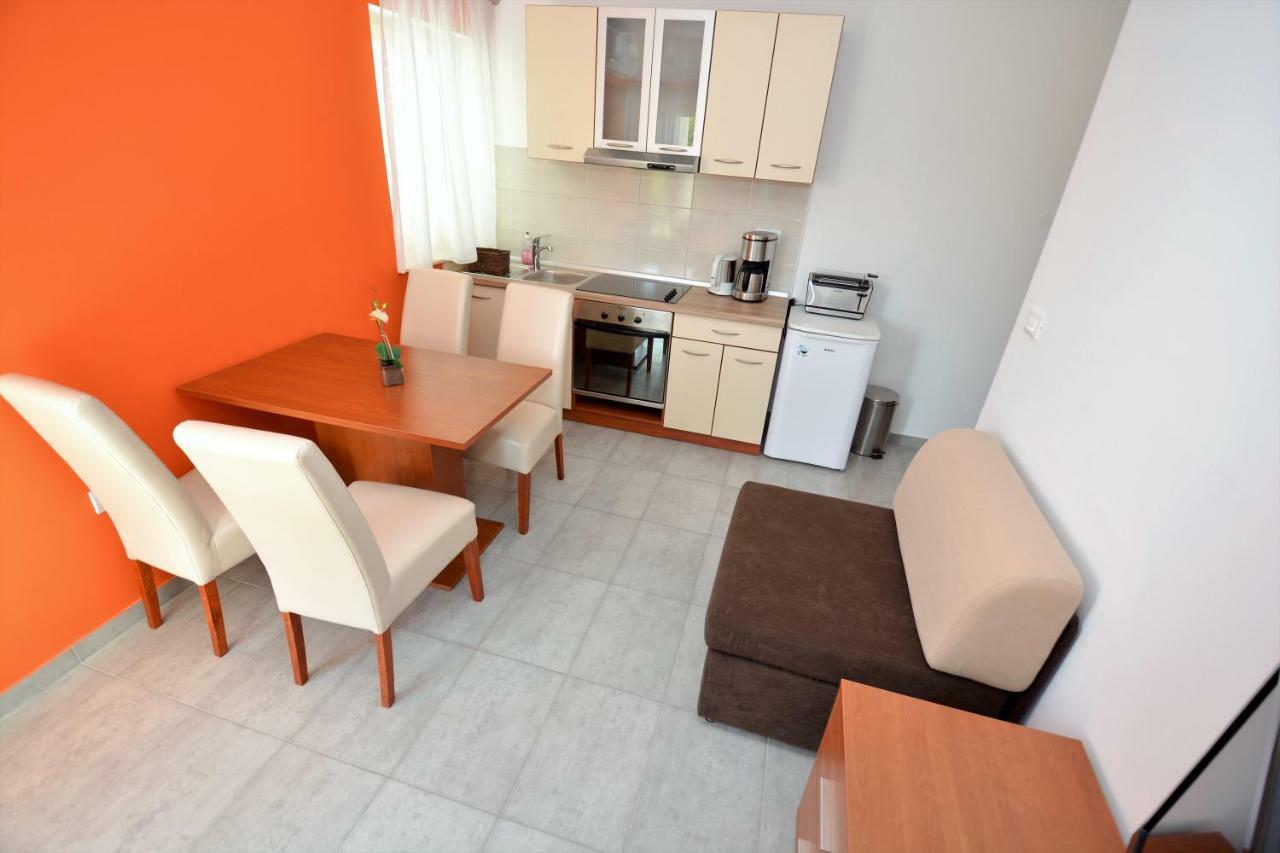 Miro Apartment Petrcane