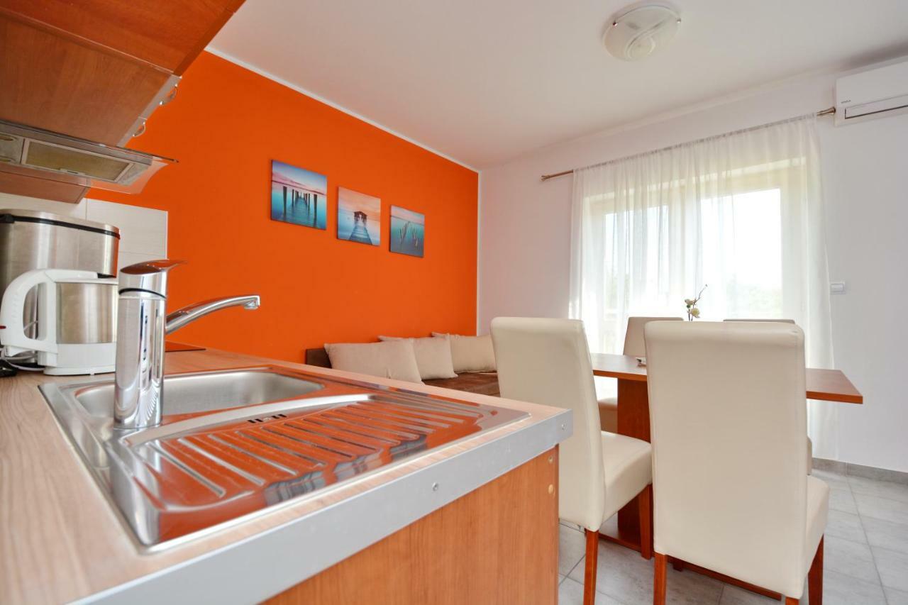 Apartment Miro Petrcane