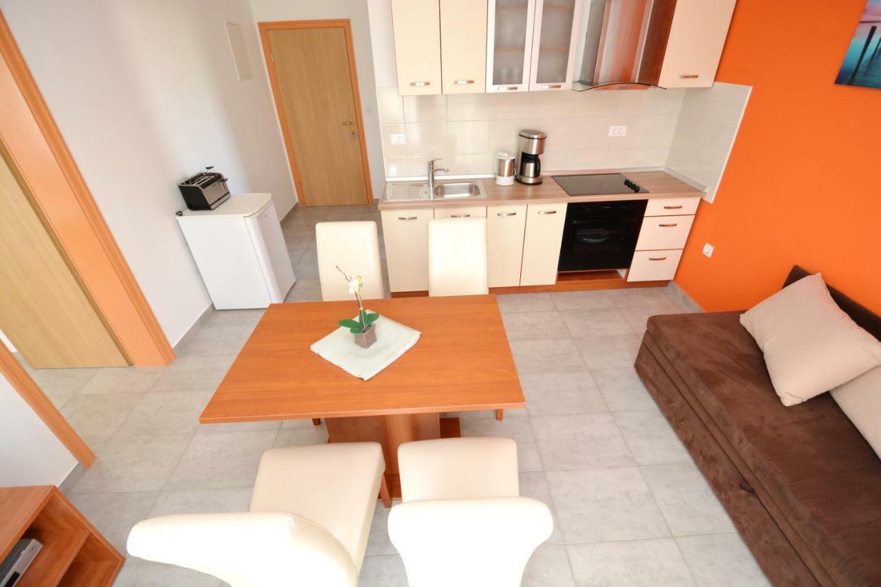 Apartment Miro Petrcane